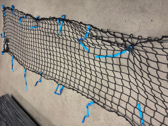 Fallskyddsnät svart m. blåa fästen 1,5x10 m, 5 mm maskor på 10x10 cm